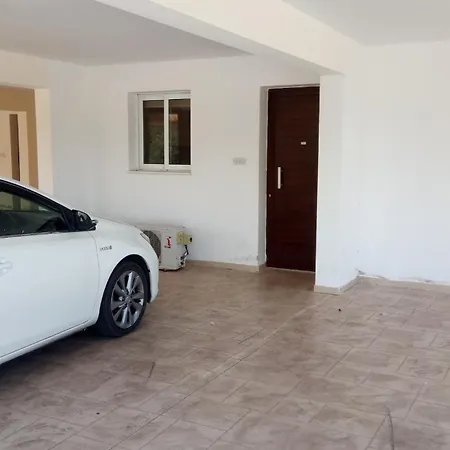 Nissi Area,ground Floor Flat, Free Internet * Αγία Νάπα