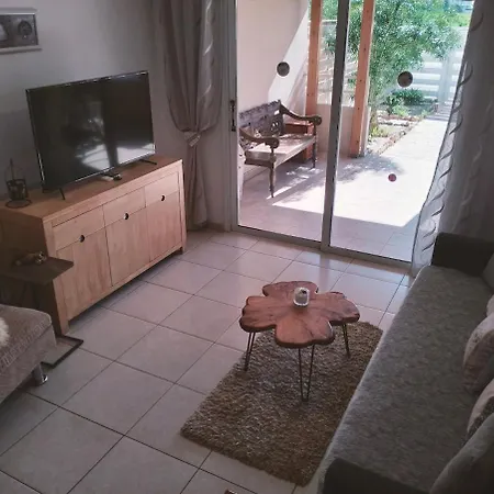 Διαμέρισμα Nissi Area,ground Floor Flat, Free Internet
