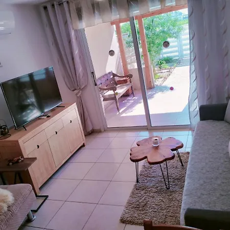 Nissi Area,ground Floor Flat, Free Internet *