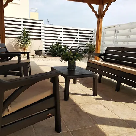 Nissi Area,ground Floor Flat, Free Internet