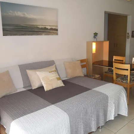 Nissi Area,ground Floor Flat, Free Internet *