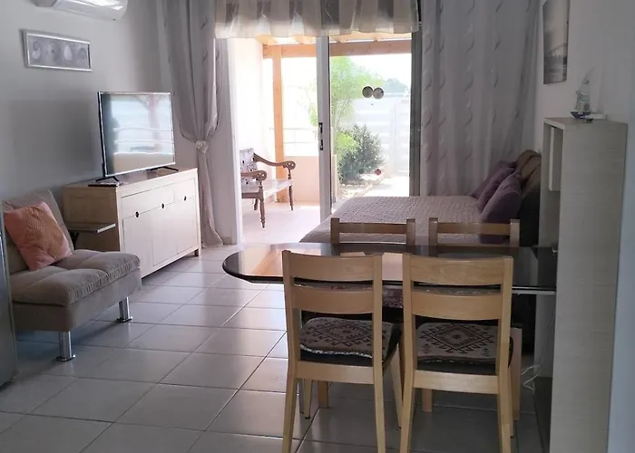 Appartamento Nissi Area,ground Floor Flat, Free Internet *