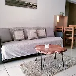 Nissi Area,ground Floor Flat, Free Internet アパート アヤナパ