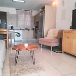 アパート Nissi Area,ground Floor Flat, Free Internet アヤナパ