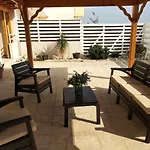 アパート Nissi Area,ground Floor Flat, Free Internet