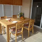 Nissi Area,ground Floor Flat, Free Internet アパート *