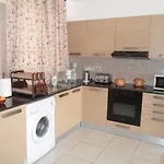 アパート Nissi Area,ground Floor Flat, Free Internet *