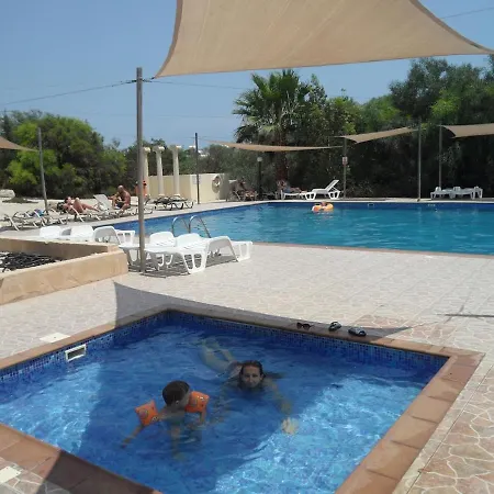 Nissi Area,ground Floor Flat, Free Internet Apartament *