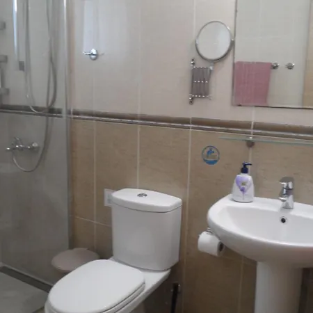 Nissi Area,ground Floor Flat, Free Internet 아이아 나파