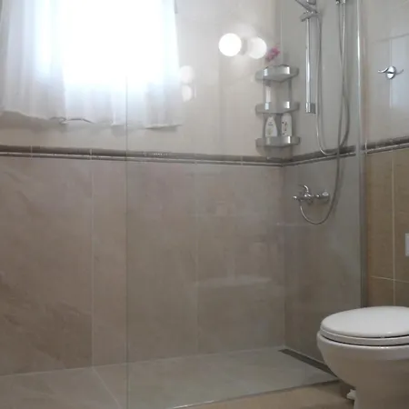 Nissi Area,ground Floor Flat, Free Internet