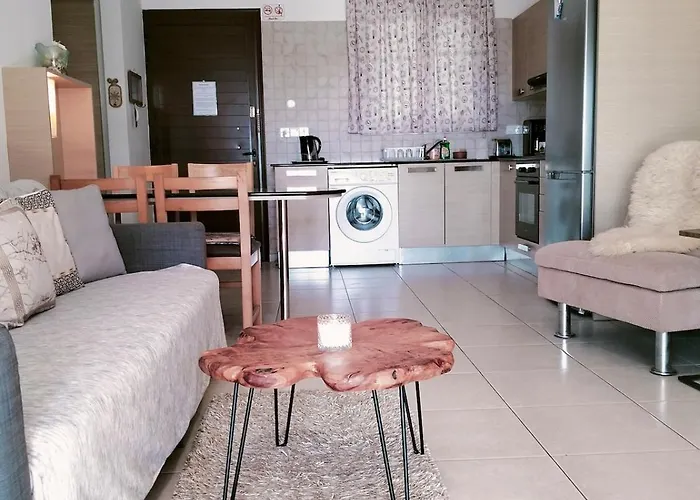 Nissi Area,ground Floor Flat, Free Internet 아이아 나파