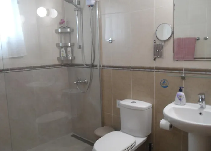 Nissi Area,ground Floor Flat, Free Internet 아이아 나파