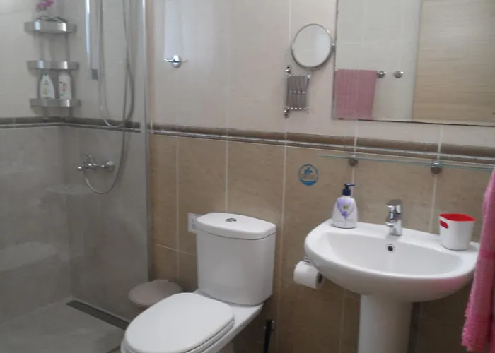 Nissi Area,ground Floor Flat, Free Internet 아이아 나파